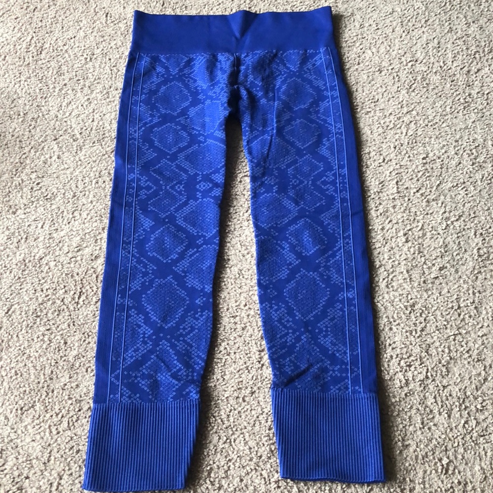 Lululemon cropped pants